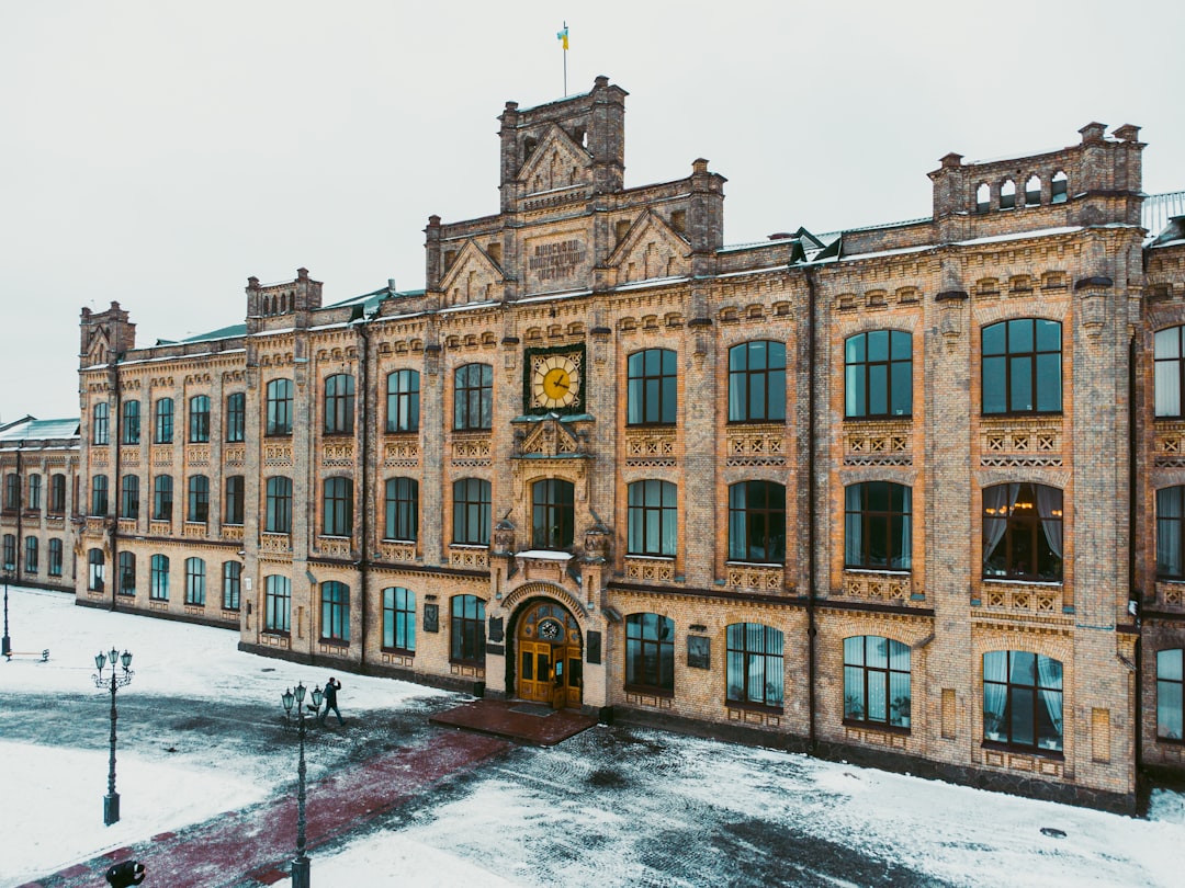 Старообрядцы и текстильные фабрики: как вера построила промышленность России